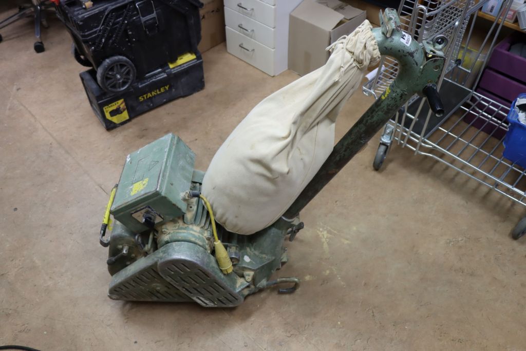 Types of Floor Sanders Chicago, FLOORecki LLC, Flooring Installation