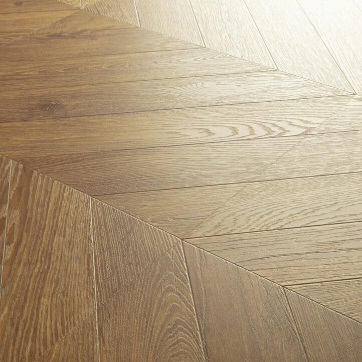 QuickStep Impressive Patterns Chevron Oak Brown IPA4162 8mm Laminate