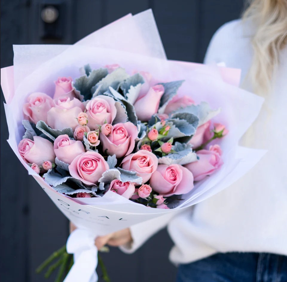 Unleash Your Creativity Unique Ways to Give Flowers to a Girl, with a
