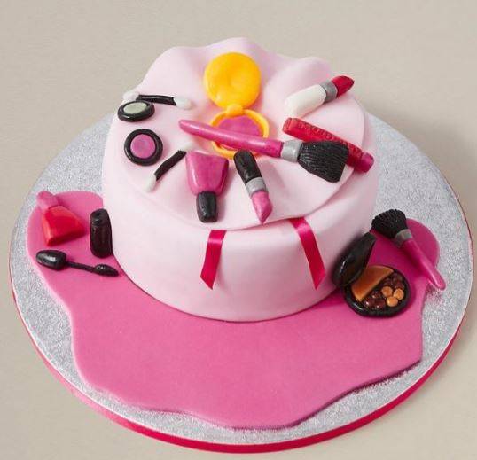 Makeup Kit Strawberry Cake