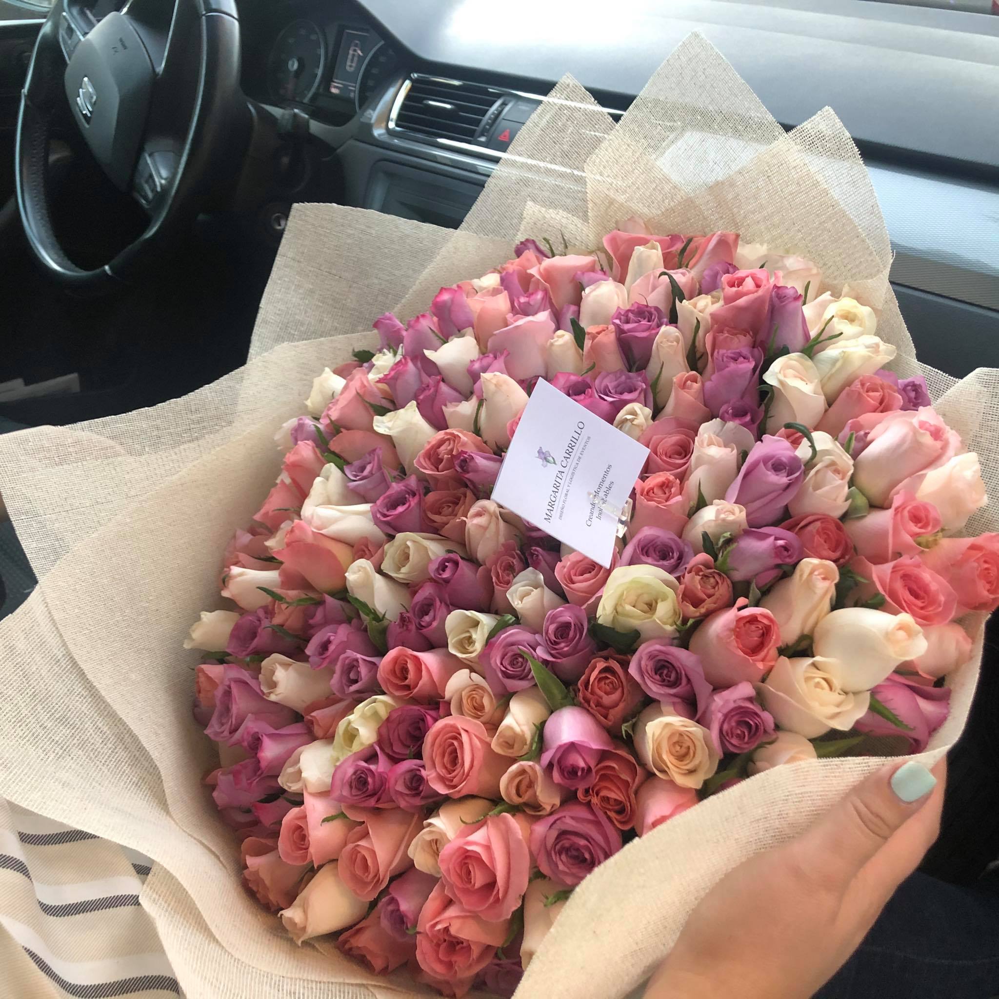 Ramo De Flores Buchon ParisaConley