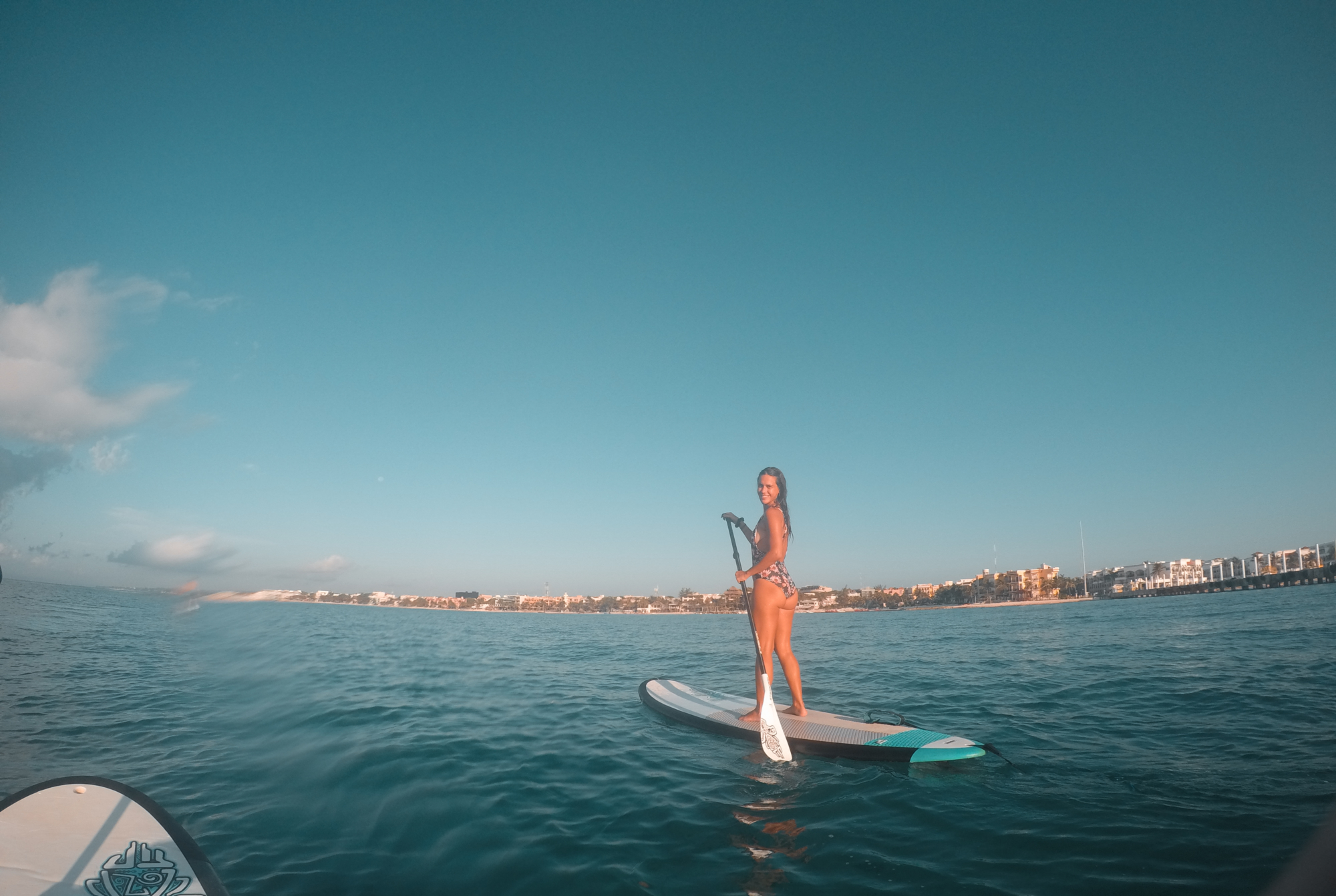 Paddle Surf al amanecer en Playa del Carmen • Flor Gaona
