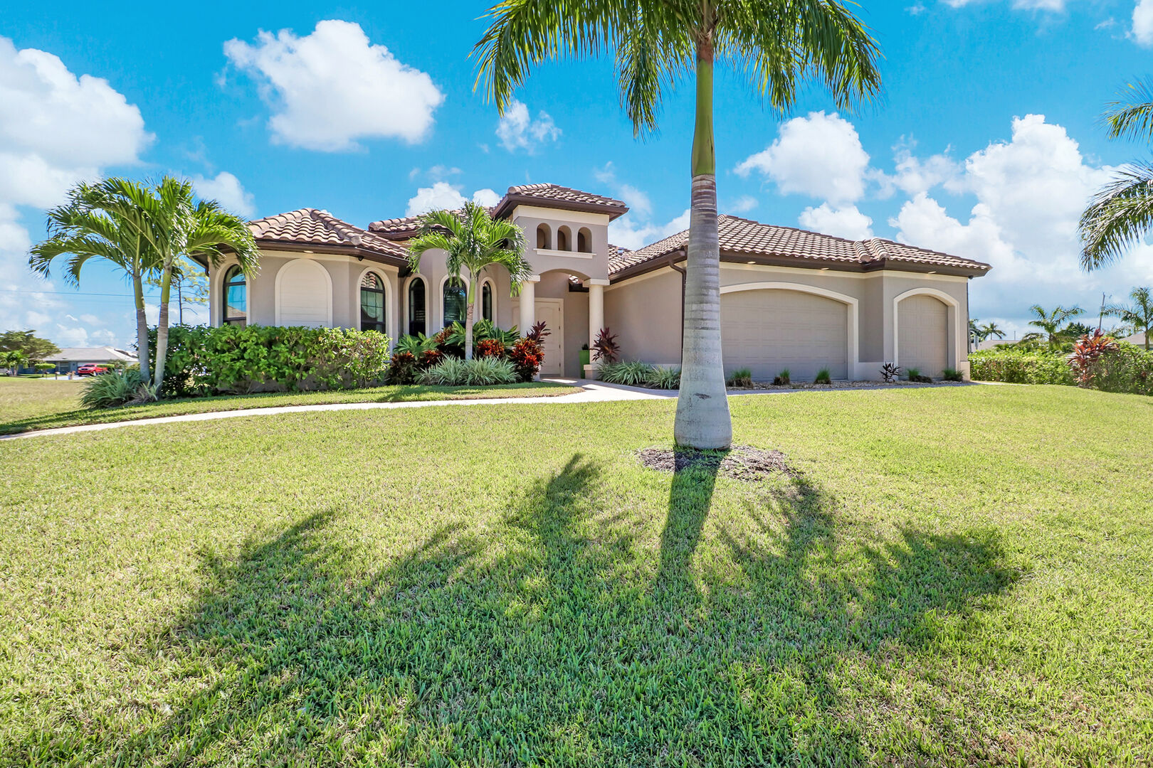 Villa Cape Coral 13185 moderne Villa mit großem Pooldeck und Jacuzzi