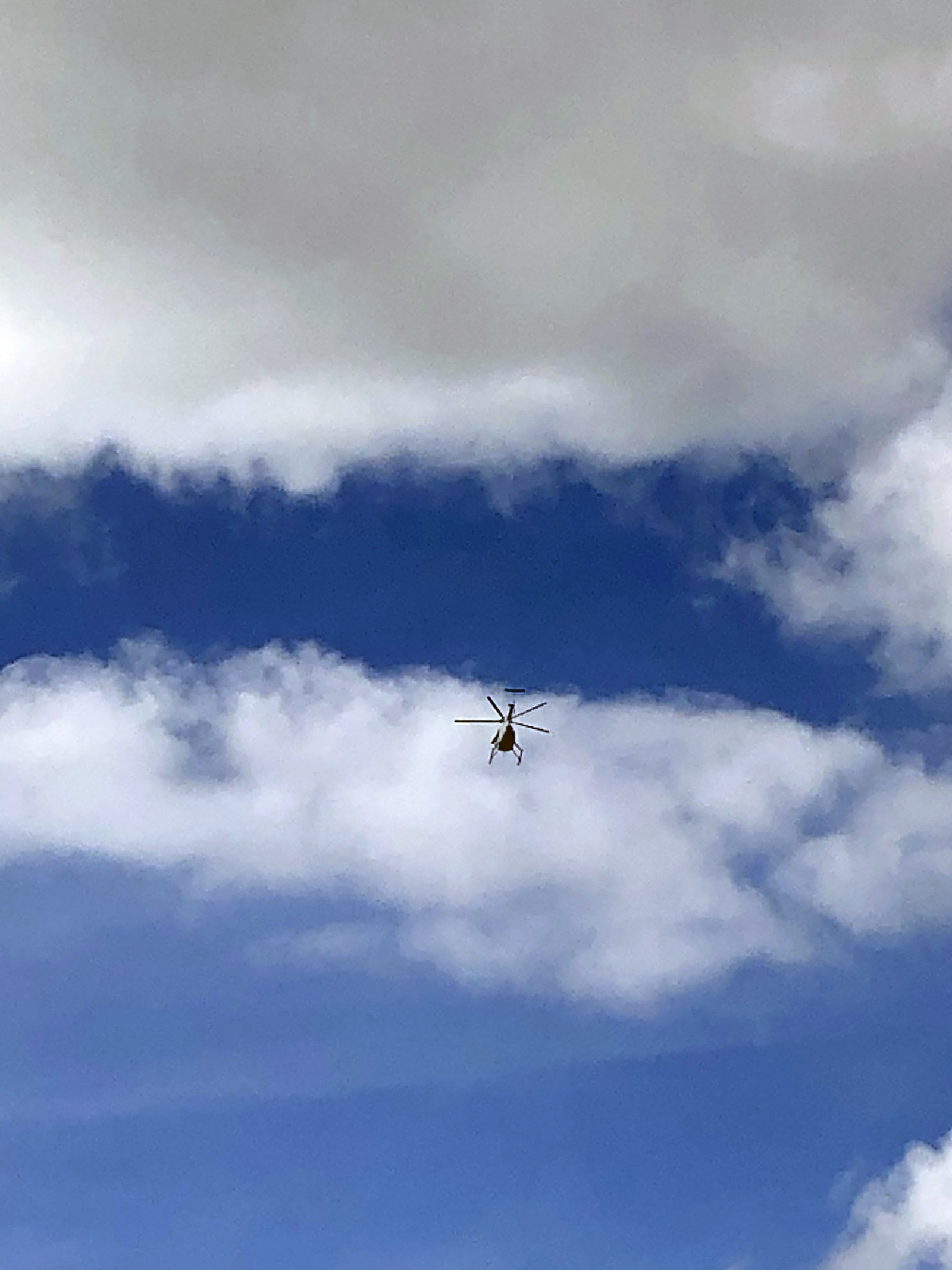 Camera’s shutter speed ‘freezes’ a helicopter’s rotor blades in this