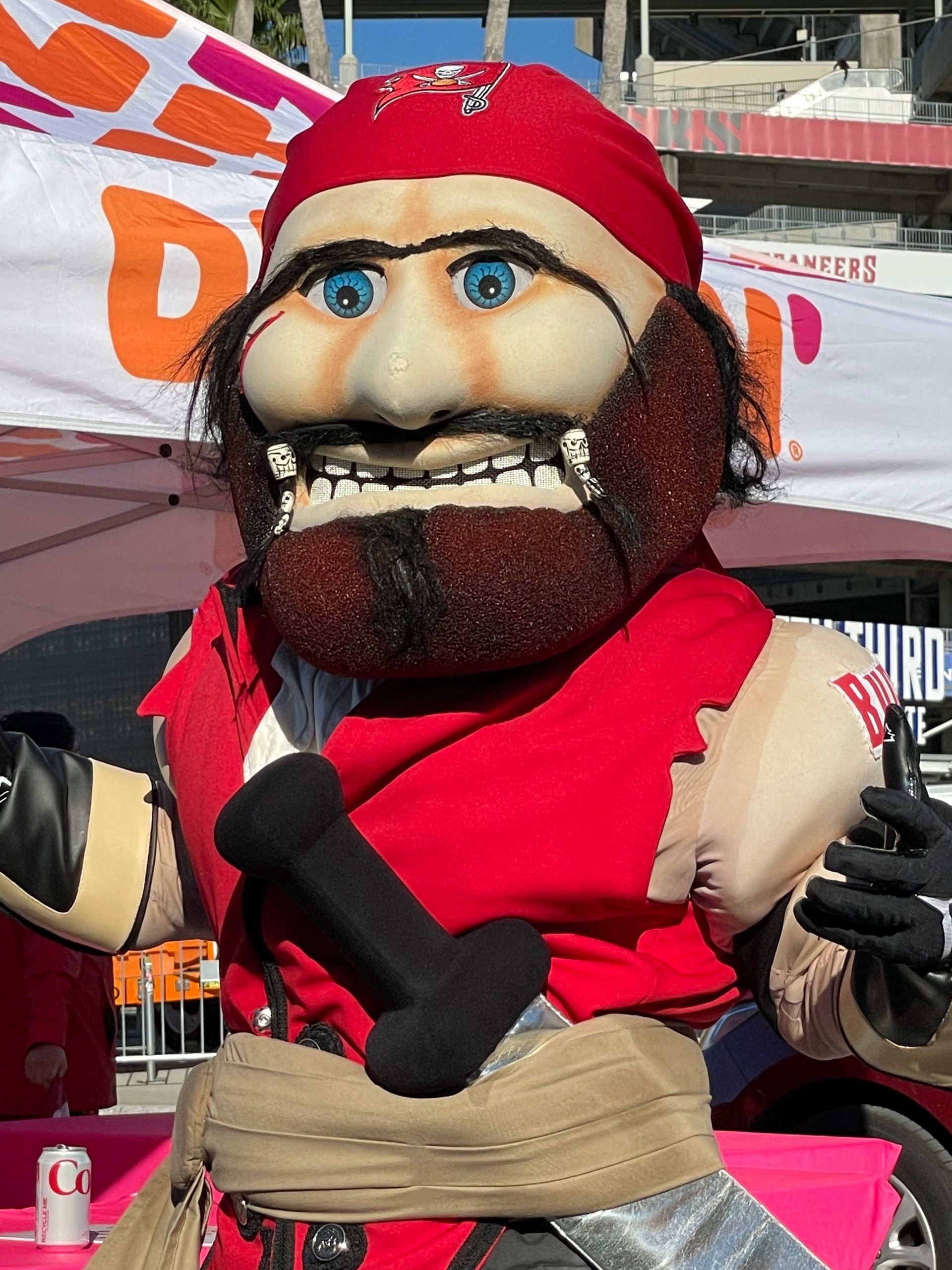 [PHOTOS] Raise The Flags Bucs Fans Score Free Swag at DriveThru Event