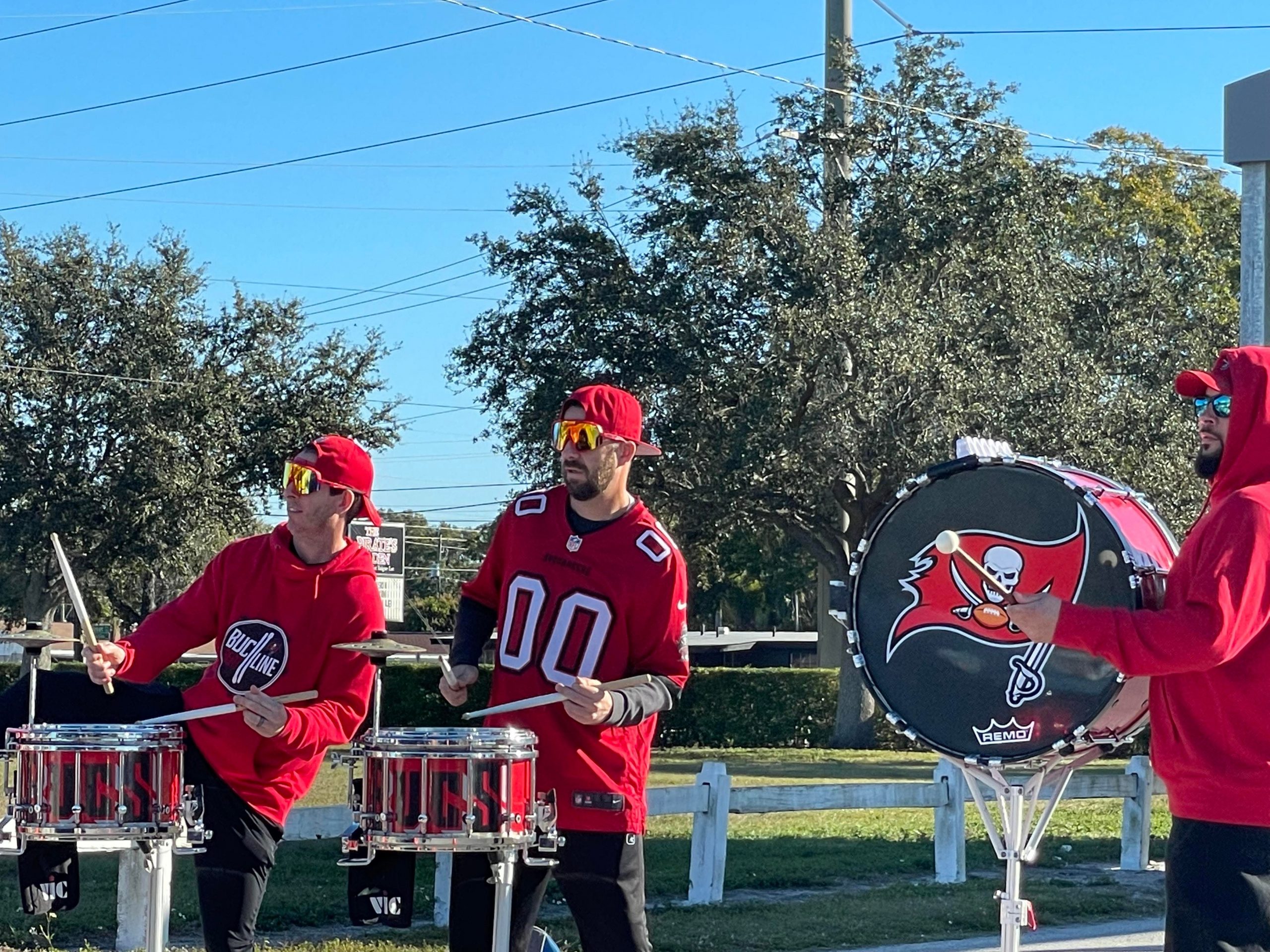 [PHOTOS] Raise The Flags Bucs Fans Score Free Swag at DriveThru Event