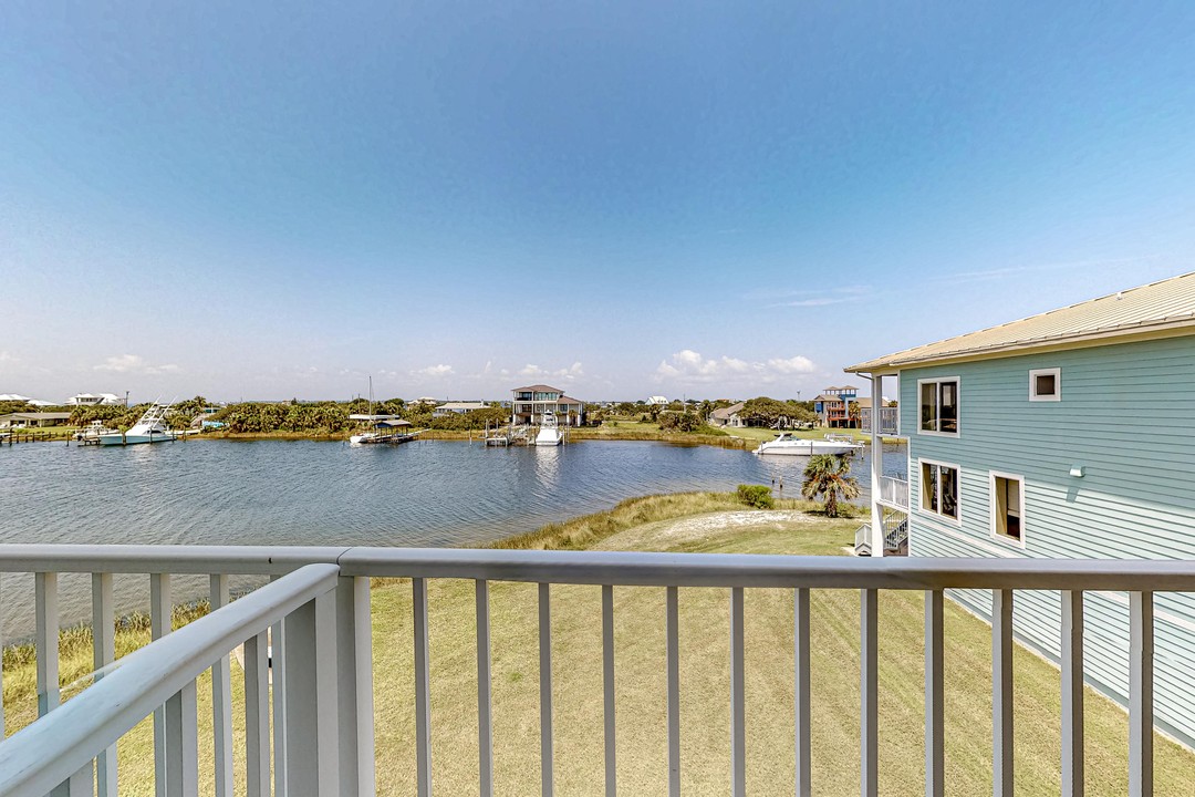 7 PetFriendly Pensacola Beach Vacation Rentals FL