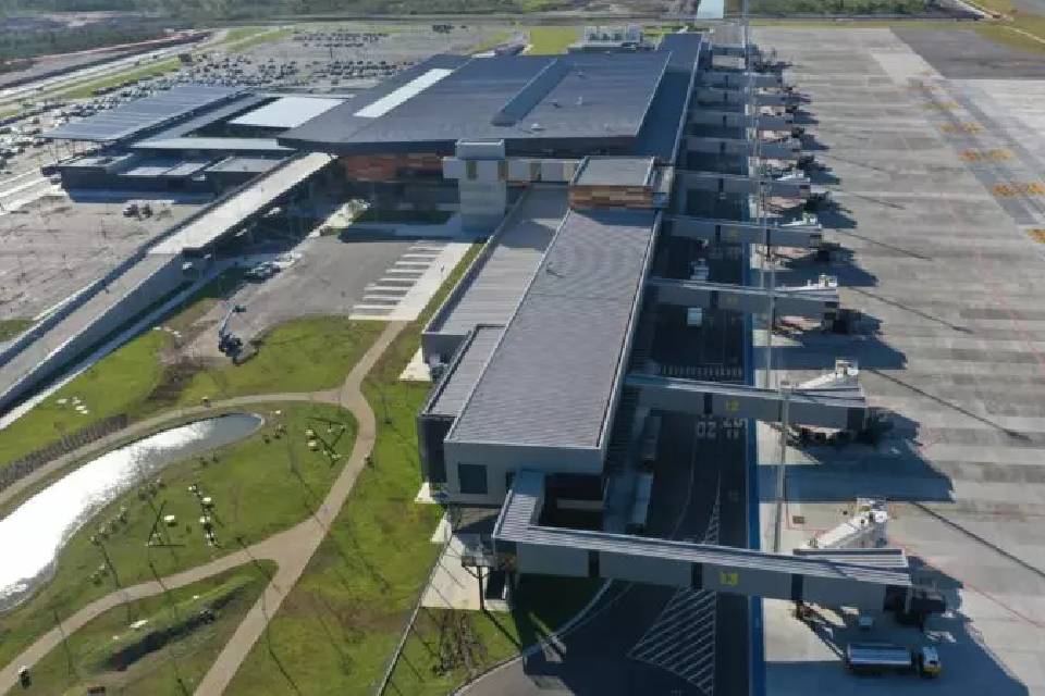 Estacionamento exclusivo da Uber começa a operar no Aeroporto Hercílio