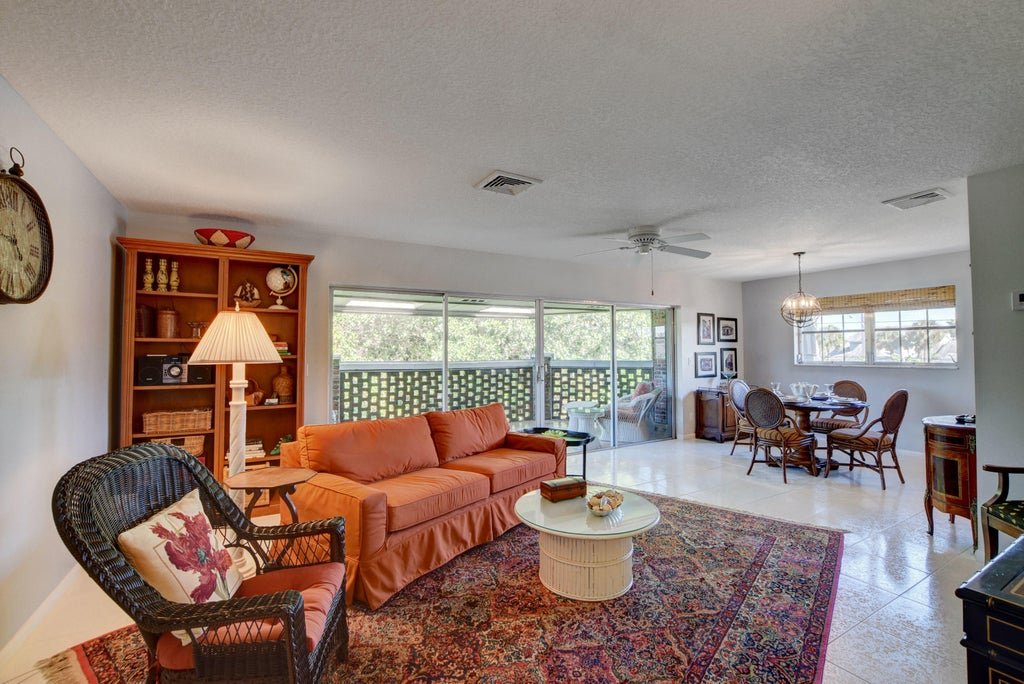 Condo apartament w Atlantis w Pine Tree Court Floryda.eu