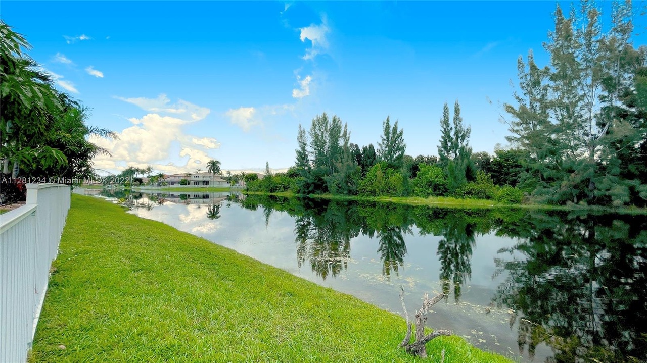 Dom jednorodzinny na Windsor Palms w Miramar Floryda.eu