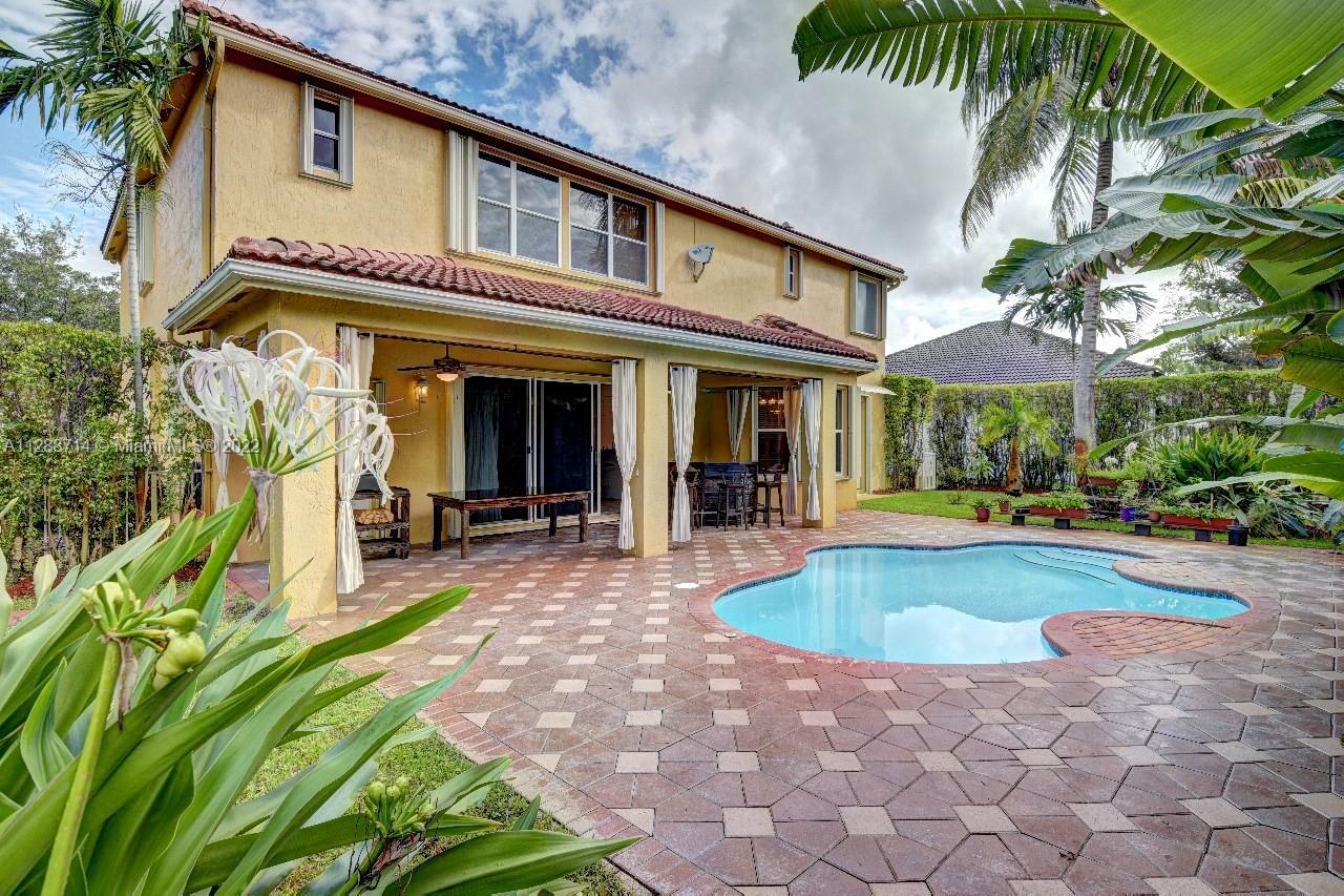 Dom na osiedlu Estate of Pembroke Shores Floryda.eu