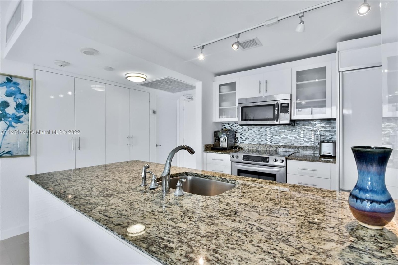 Harbour House Condo Miami Floryda.eu