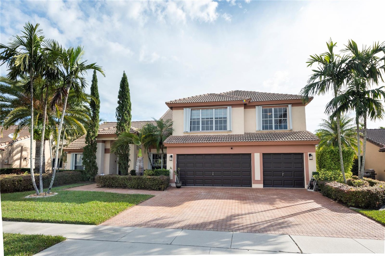 Dom na Chapel Trail Estate w Pembroke Pines Floryda.eu