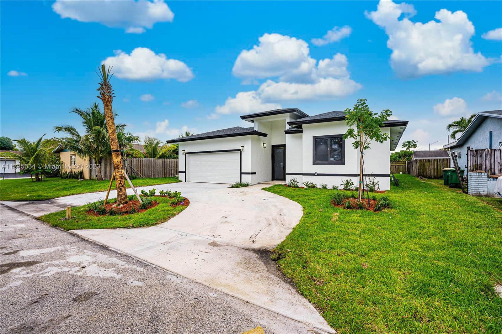 Nowy dom w Tamarac Woodland Villas Floryda.eu