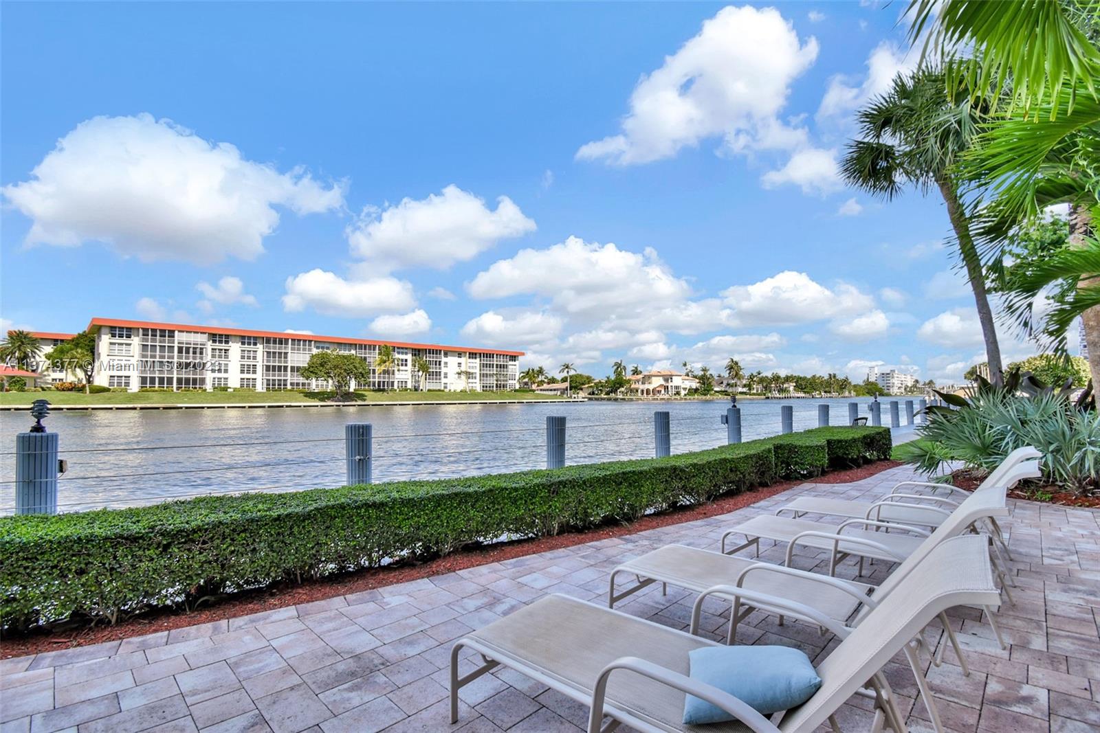 Opal Towers West Condo Floryda.eu