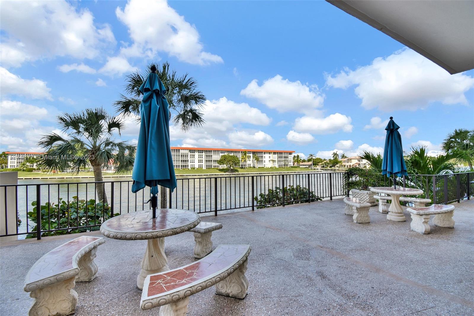 Opal Towers West Condo Floryda.eu