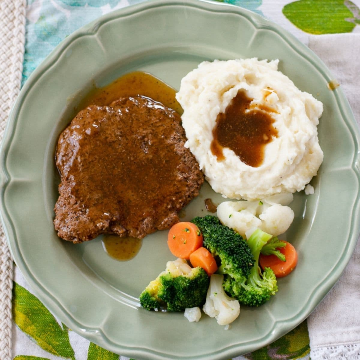 Crock Pot Cube Steak with Gravy Flour On My Face