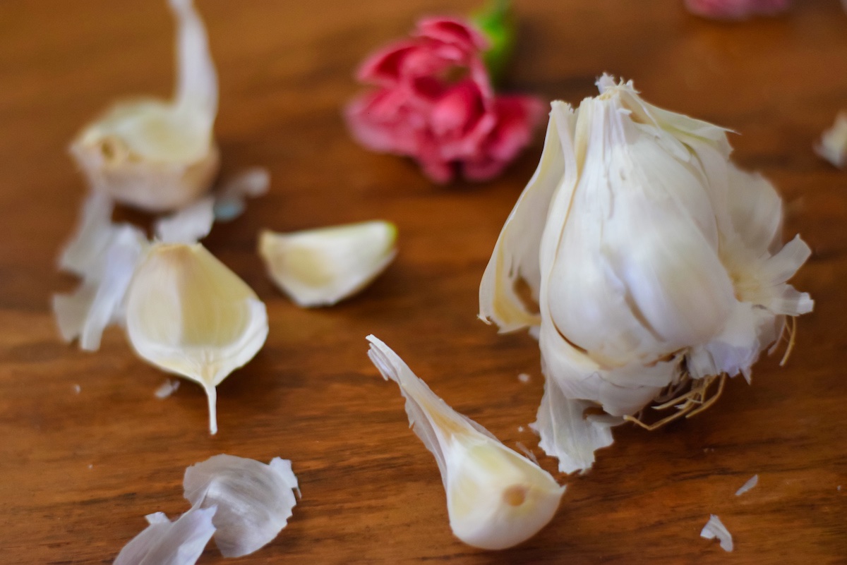 Easiest garlic peeling trick The Flower Bungalow