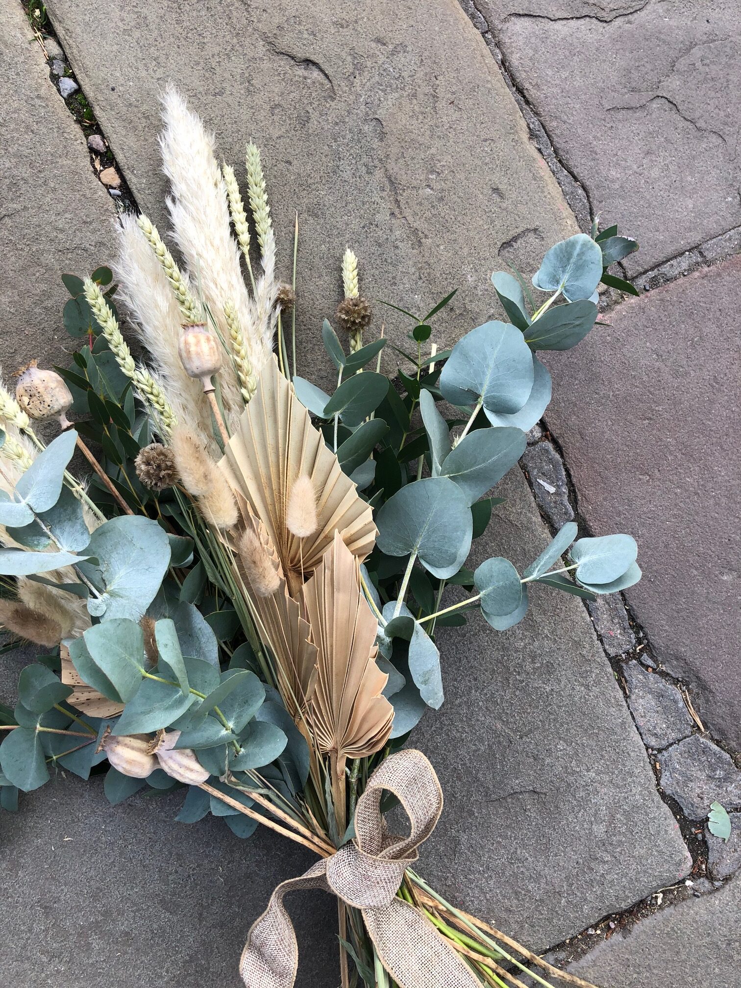 Dried flower arrangement for delivery in Bath. Flowers of Bath