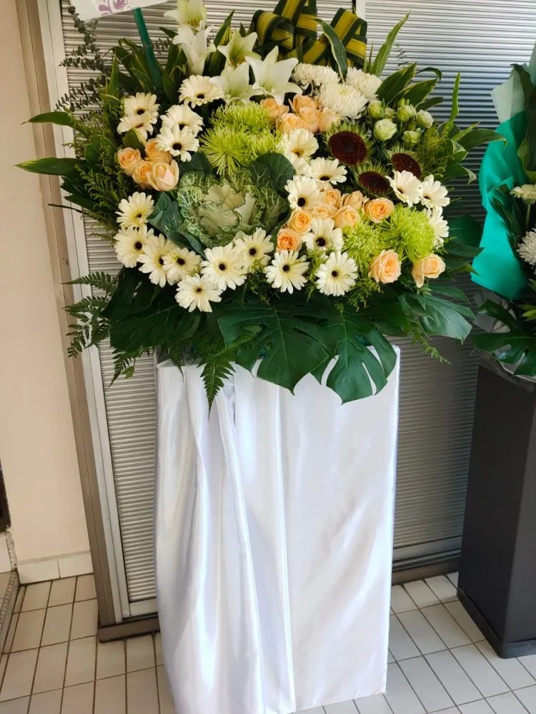Deep Memories [CW83] FREE Same Day Flower Wreath Delivery
