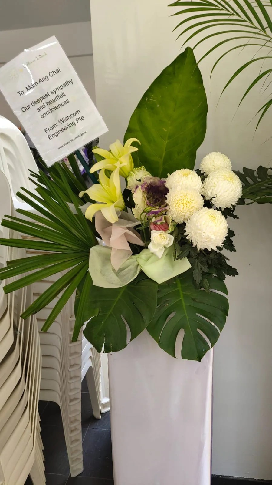 Gentleness [CW114] FREE Same Day Flower Wreath Delivery SG