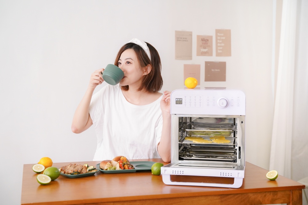 【VOTO氣炸烤箱團購】韓國VOTO多功能氣炸烤箱14L，復古粉嫩又超級好用，懶人煮婦實用心得！