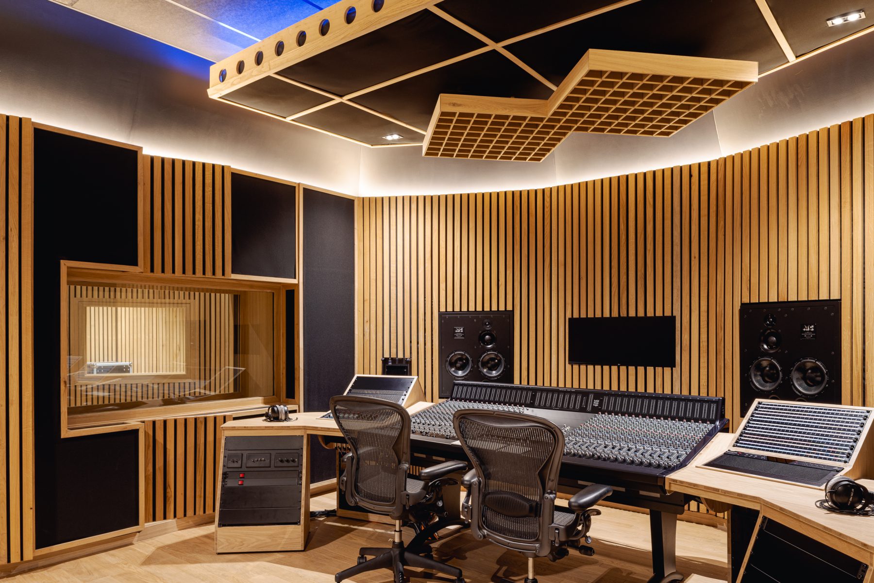 Flow Studios Residential Recording Studio near Paris, France