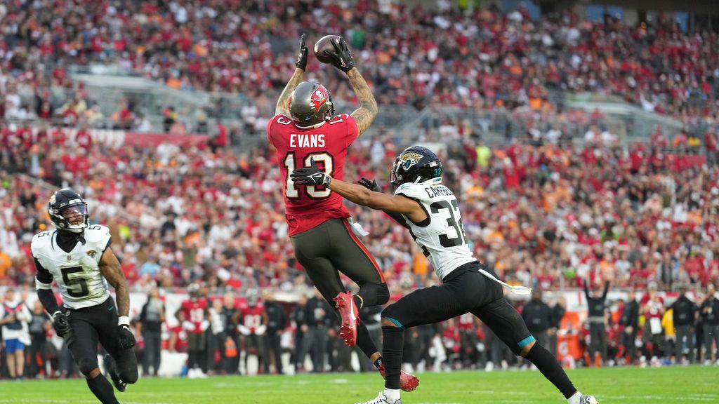 Buccaneers Dominate Jaguars For Fourth Straight Win FL Teams