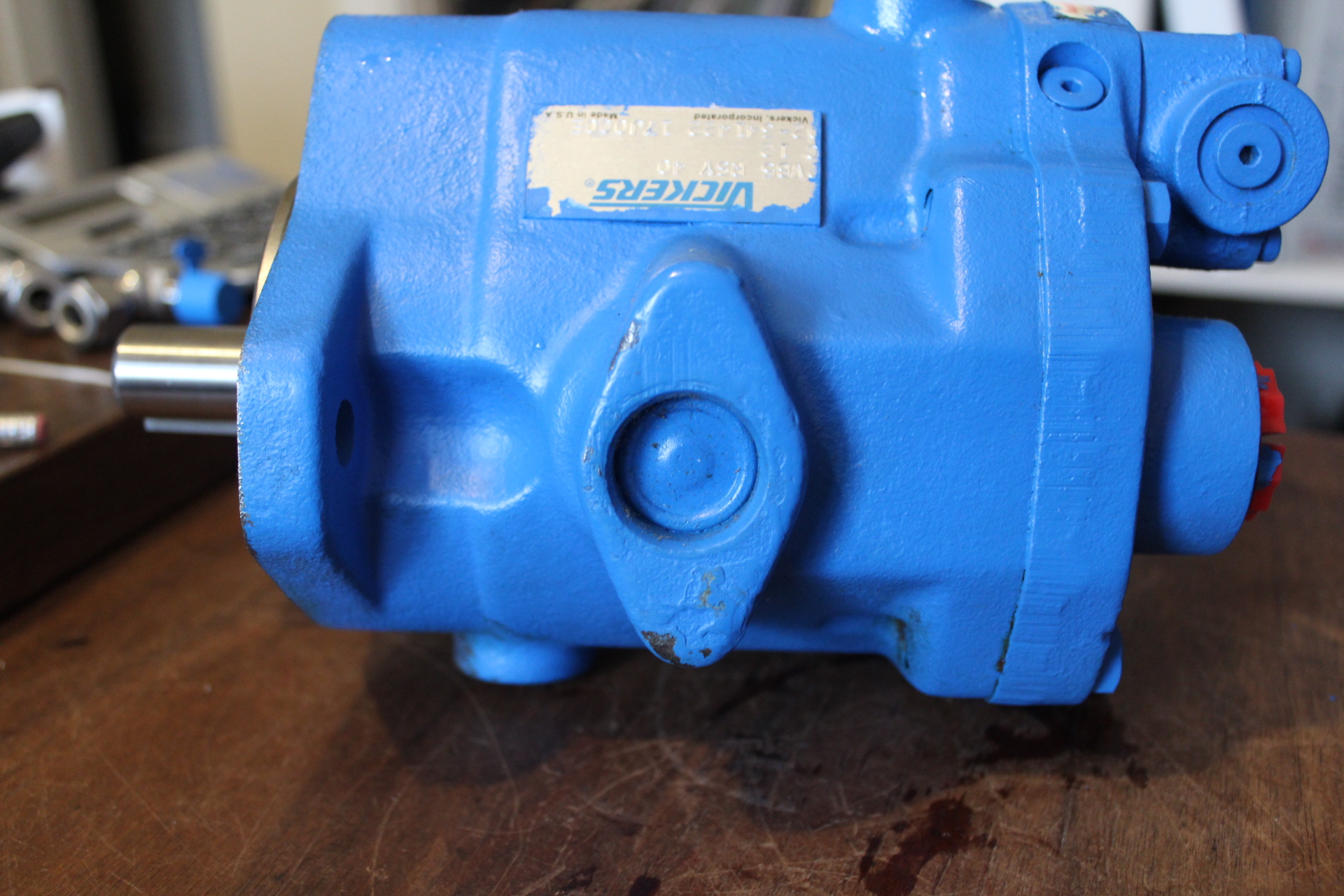 VICKERS PVB5RSY40C12 Hydraulic Axial Piston Pump 5 gpm 1800