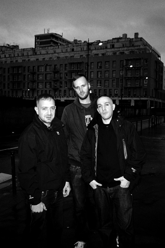 KICKBACK En noir et contre tout FLUOGLACIAL