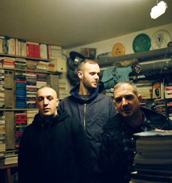 KICKBACK En noir et contre tout FLUOGLACIAL