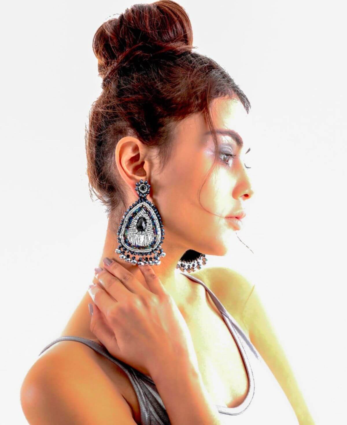 4 Ways to Incorporate Statement Earrings to Your Halloween Costume