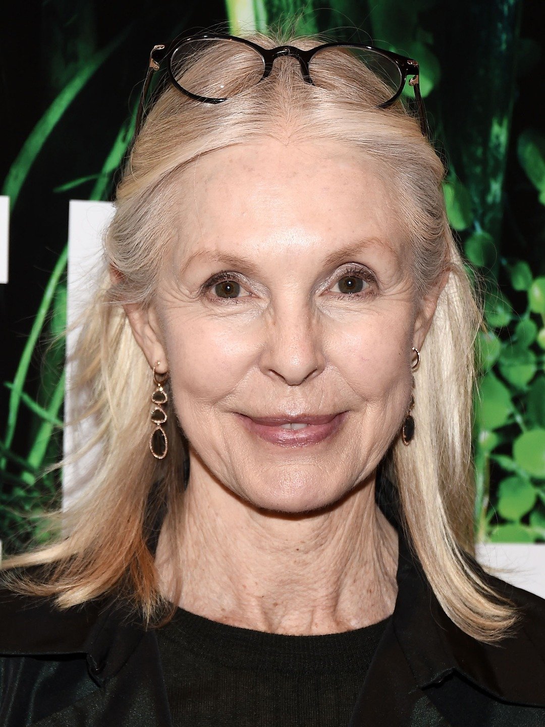 Victoria Tennant Flowers In The Attic