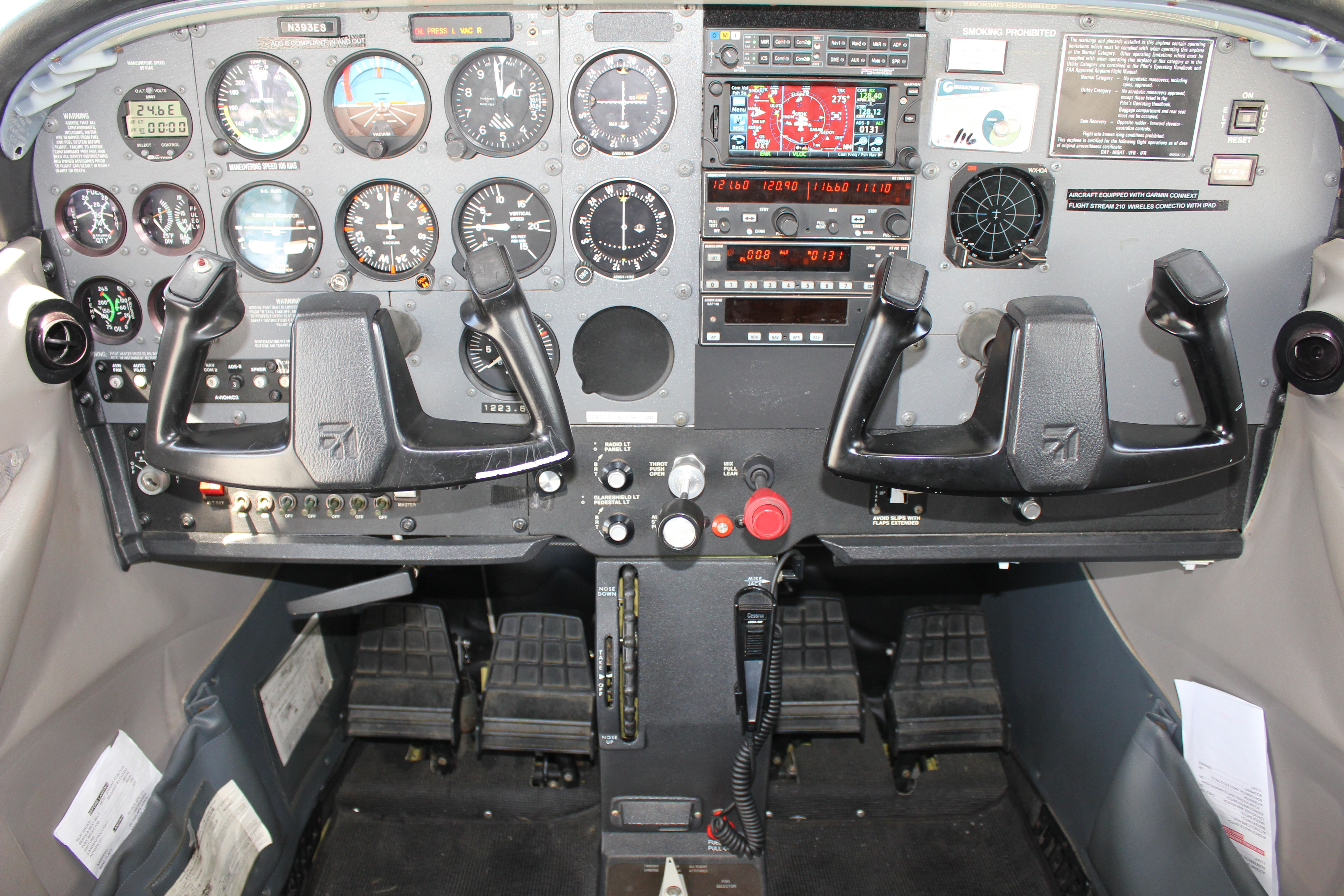 N393ES Panel (1) American Air Flight Training American Air Flight