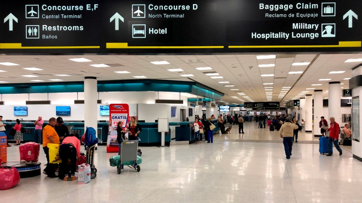 Terminales, salas y conexiones Aeropuerto internacional de Miami