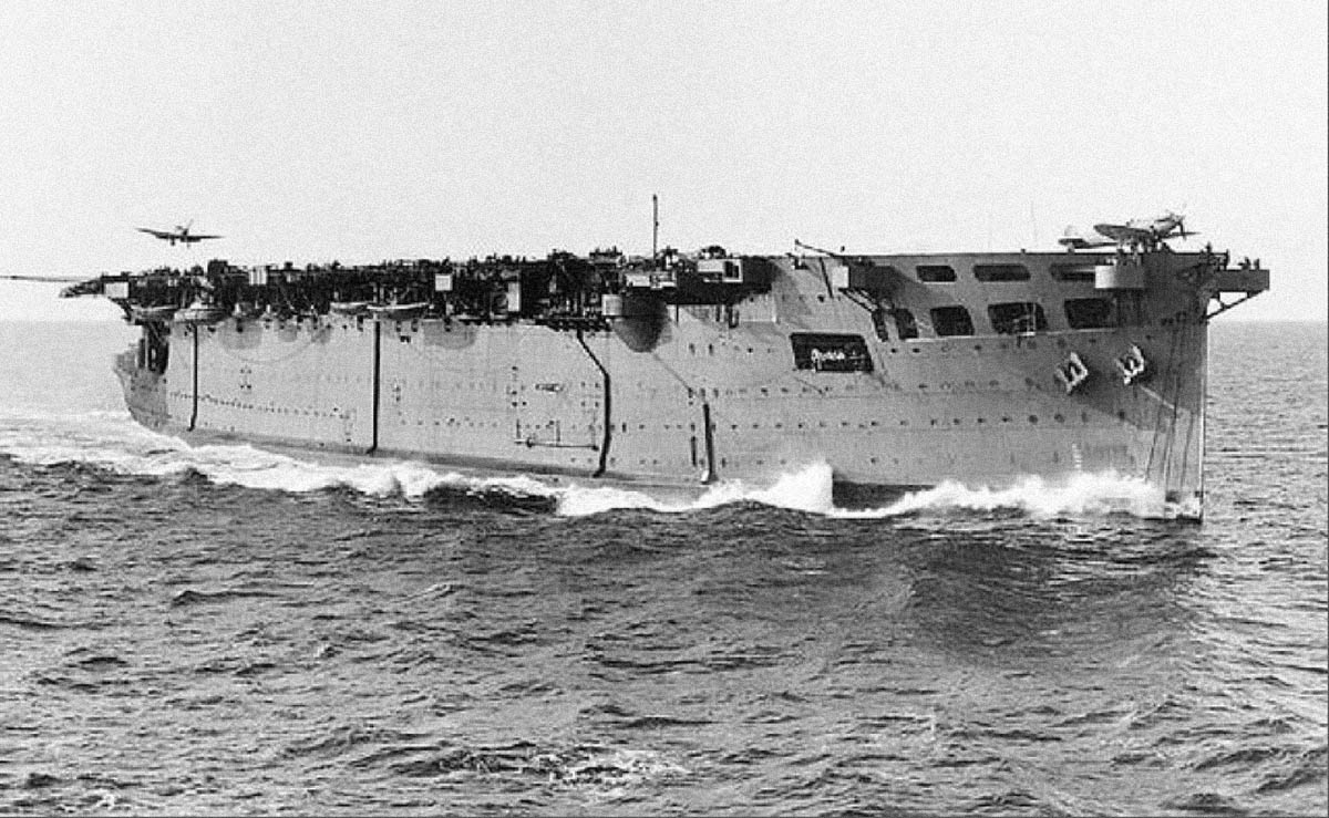 Naval Pictures Forecastle Laying siege to the poop deck!