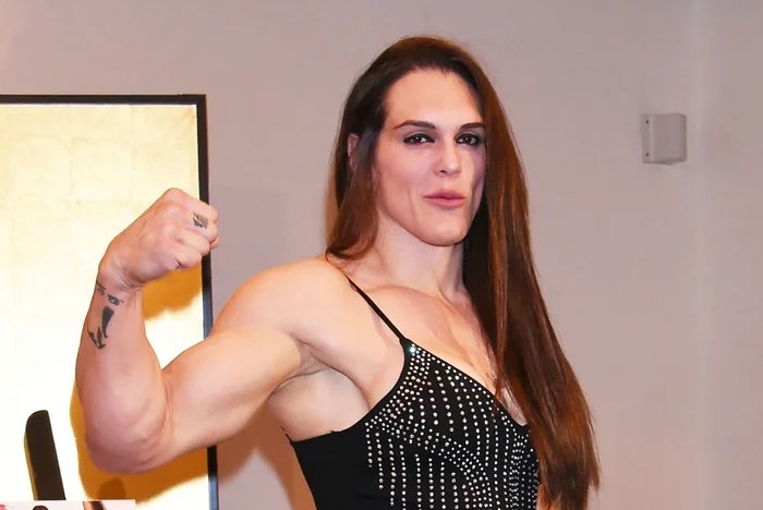 OnlyFans e polêmica: quem é brasileira beijada à força por adversário | Metrópoles