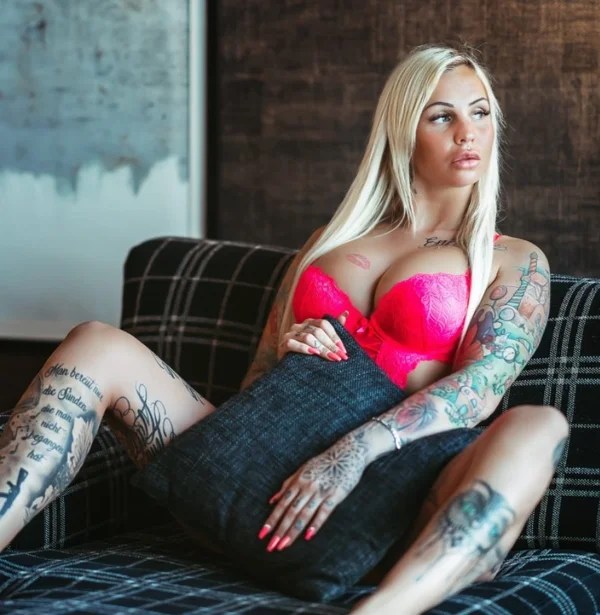 Enfermeira desiste de profissão e vira cam girl: “Emprego dos sonhos” | Metrópoles