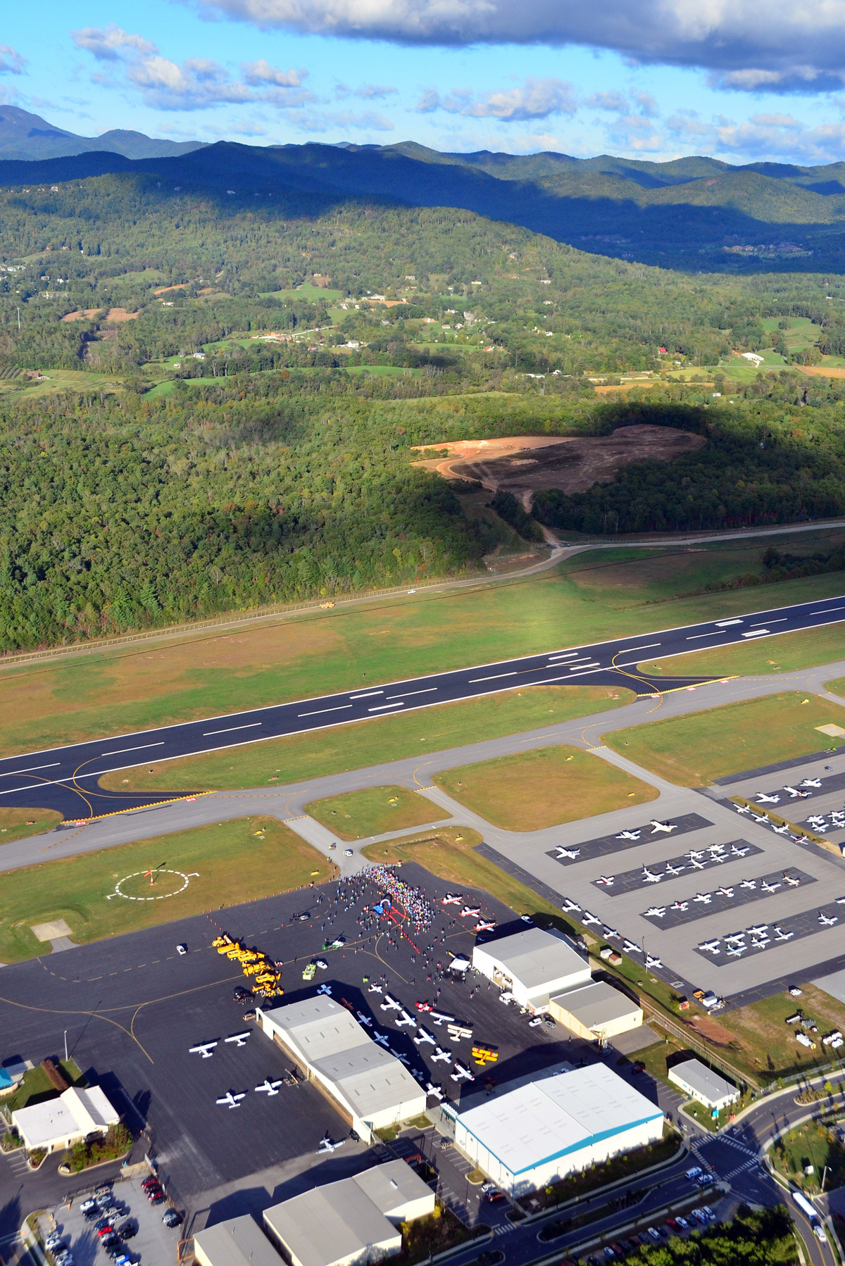 AVL's Runway 5k Asheville Regional Airport