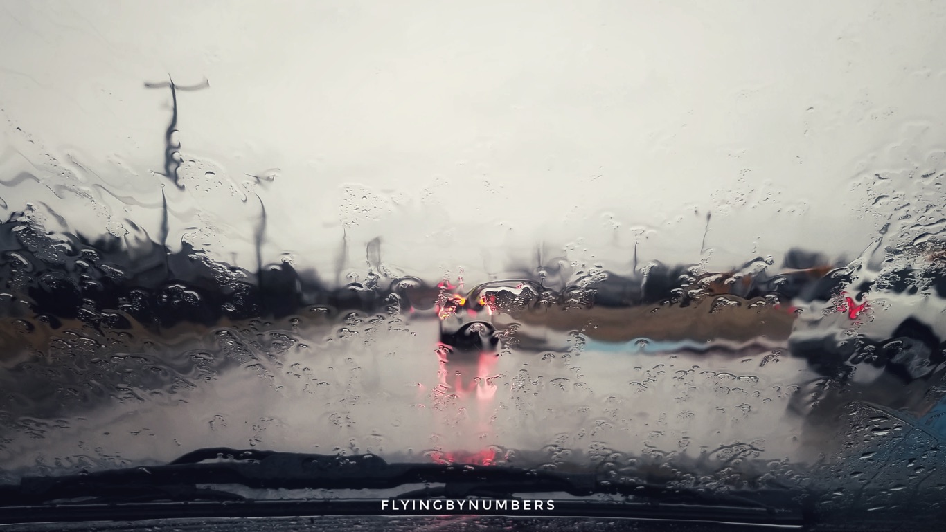 How do planes fly in the rain? 5 things pilots do