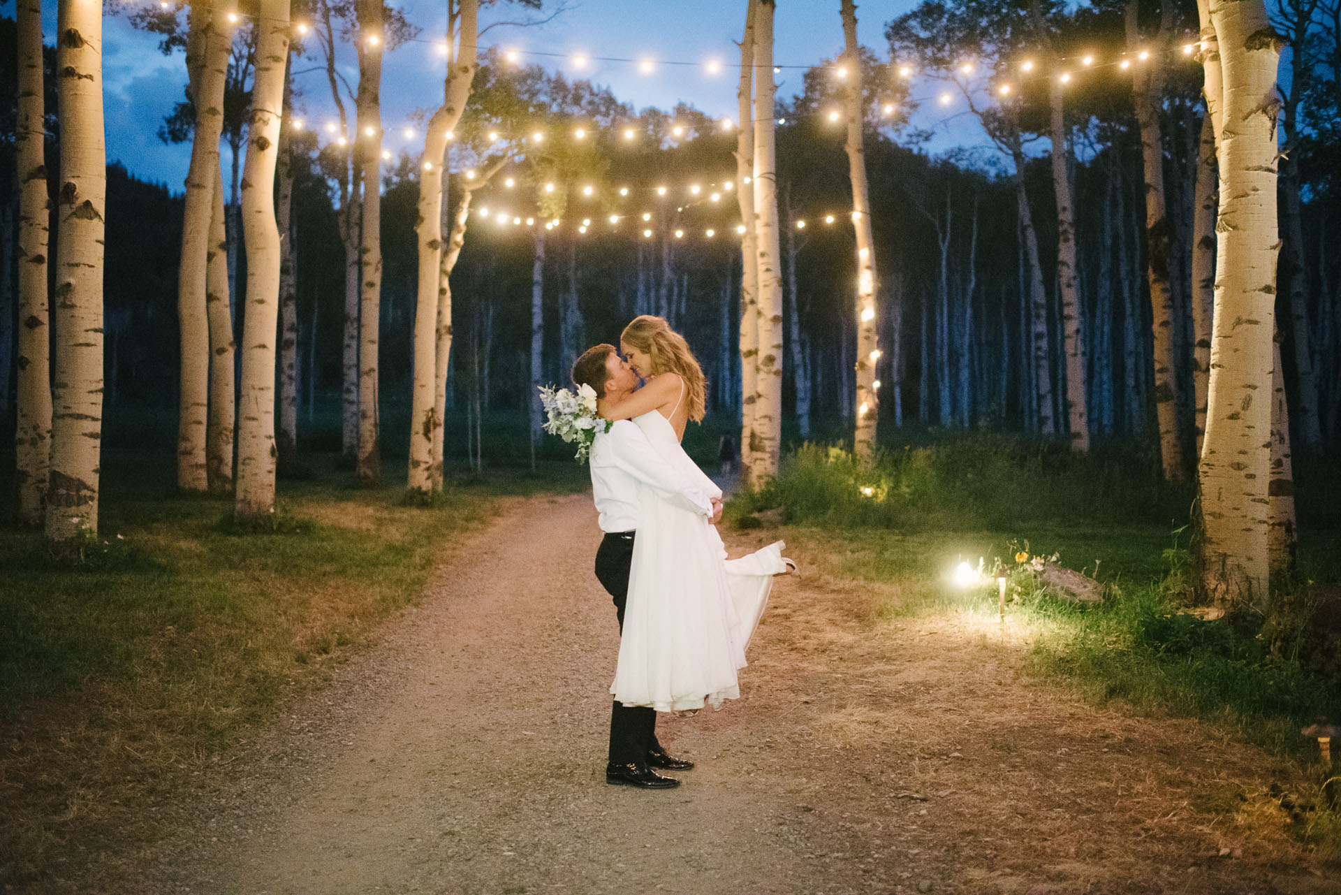 K and W Lux Modern Ranch Wedding Flying Diamond Events