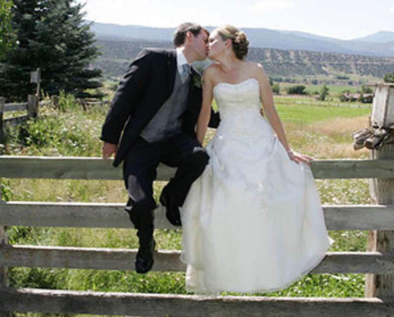 Weddings Carbondale Colorado Flying Dog Ranch Retreat