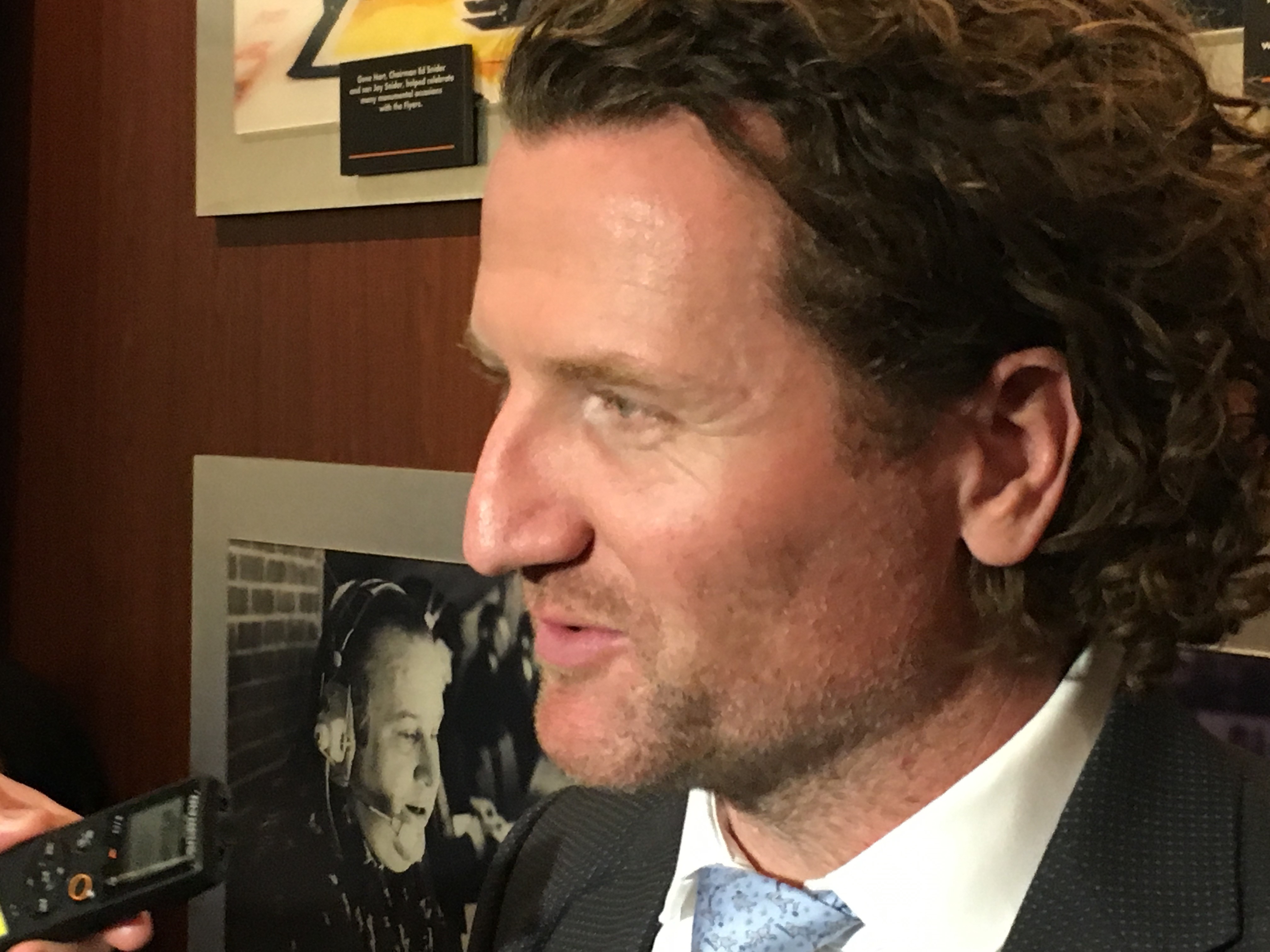 Flyers honor Hartnell, who left a lasting impression here ...