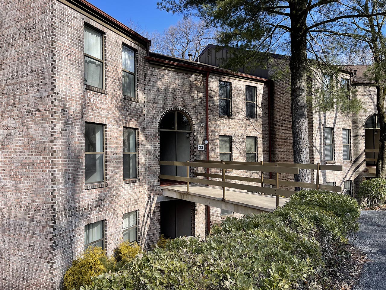 23D Congressional Circle Flying Hills