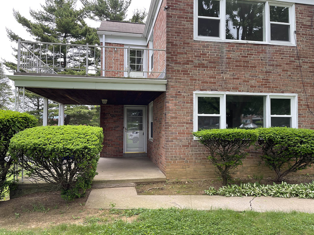 880A Berkshire Flying Hills