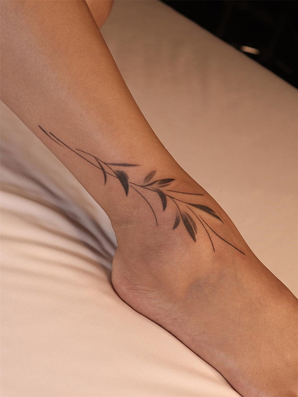 30 Ankle Tattoos for Women that Won’t Go Out of Style