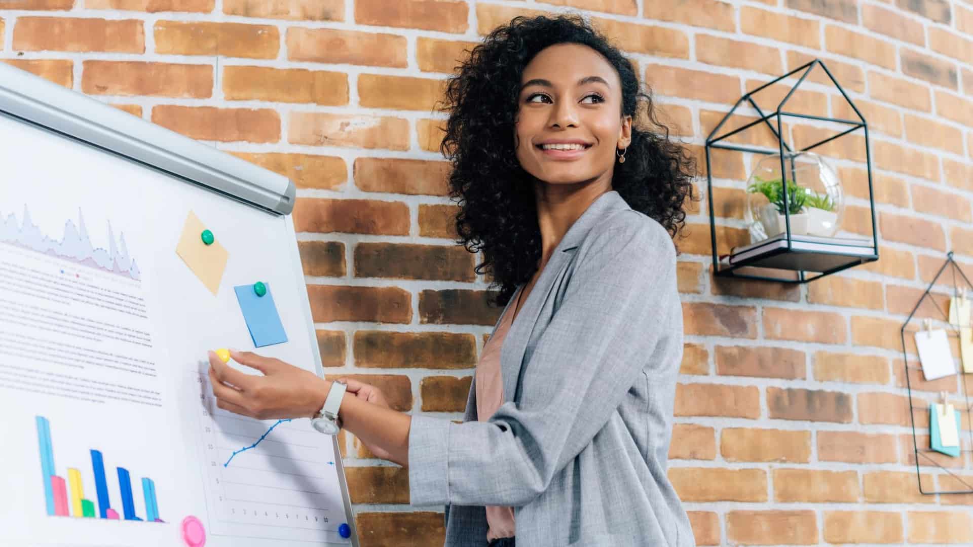 10 Tips on How to Make a Perfect Sales Presentation FlySlides