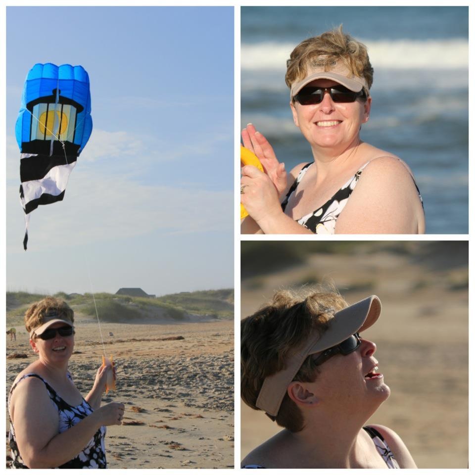 Kitty Hawk Kites Cape Hatteras Light House Kite fly together