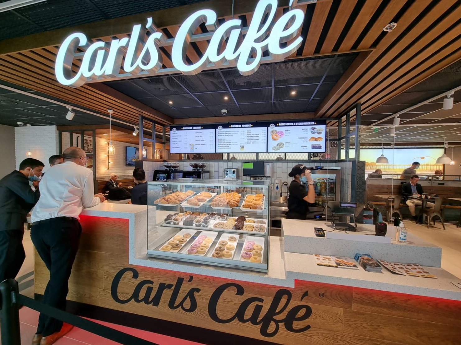 New Carl’s Jr. site opens at Charles de Gaulle airport in Paris, France