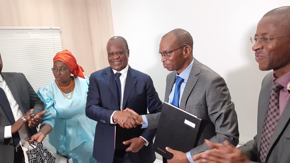 Signature d’un accord de coopération par le Pr Moussa BALDE, Ministre de l’Agriculture et de l